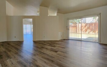 11867 Venetian Dr in Moreno Valley, CA - Building Photo - Building Photo
