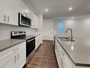 654 N Water St in Henderson, NV - Building Photo - Building Photo