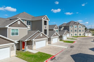 Village at Pepper Creek Apartments in Temple, TX - Building Photo - Building Photo