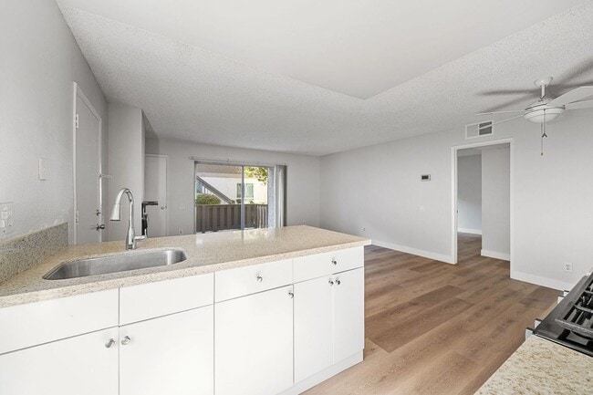 2867 Fairview St in Santa Ana, CA - Building Photo - Building Photo
