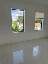 676 NW 47th St in Miami, FL - Building Photo - Building Photo
