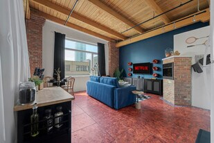 10303-10107 107 St NW, Unit SI ID1308645P in Edmonton, AB - Building Photo