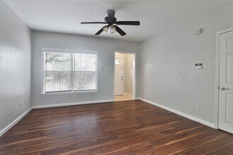 5009 Polk St in Houston, TX - Building Photo - Building Photo