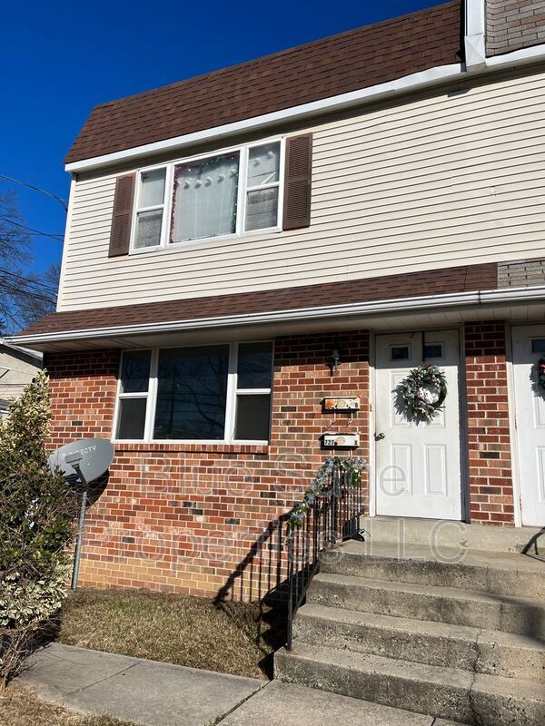 727 Clifton Ave in Collingdale, PA - Building Photo - Building Photo