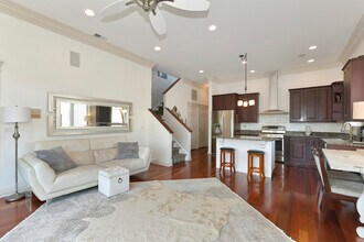 3806 N Ashland Ave in Chicago, IL - Building Photo - Building Photo