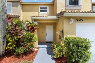 1445 NW 154th Ln in Pembroke Pines, FL - Building Photo - Building Photo