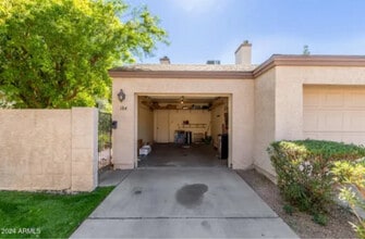 3211 E Lavey Ln in Phoenix, AZ - Building Photo - Building Photo
