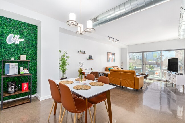 property at 805 N 4th Ave