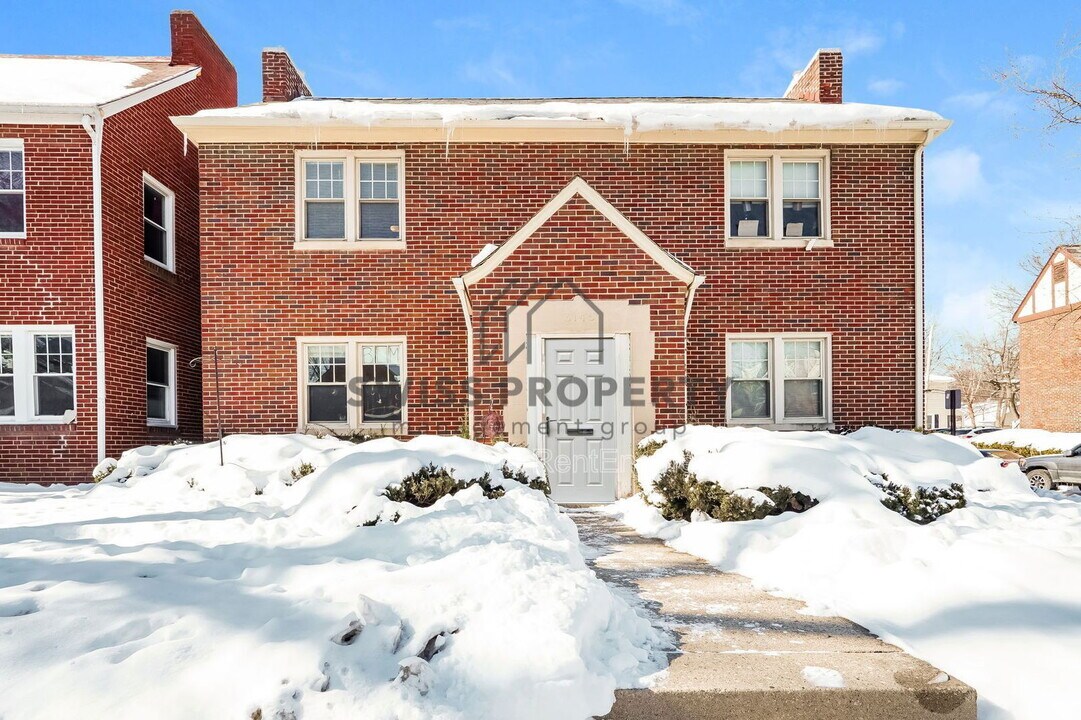3145 Indianola Ave in Columbus, OH - Building Photo