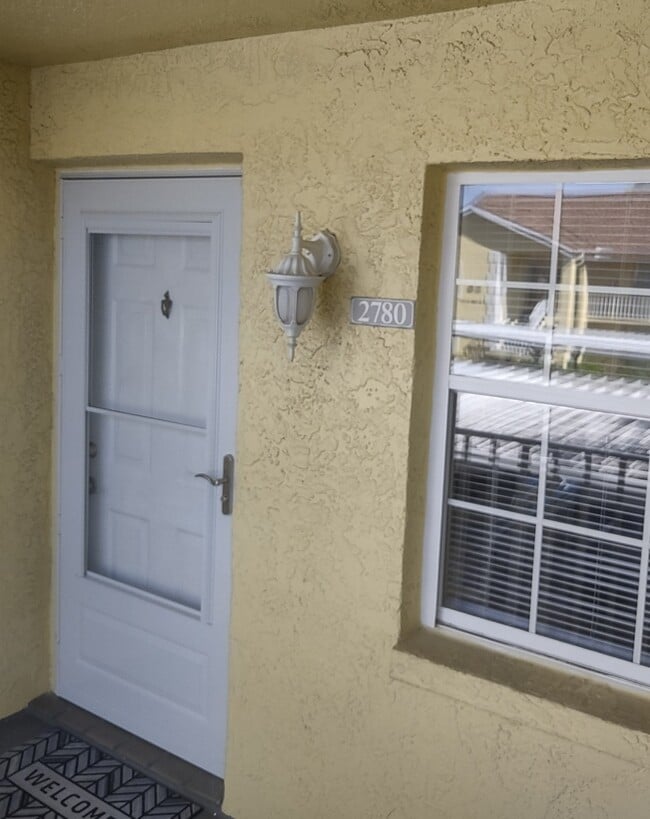 2780 Kings Lake Blvd in Naples, FL - Building Photo - Building Photo