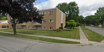 7 Vimy Crescent in Sarnia, ON - Building Photo