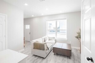 2414 Penick Rd in Waller, TX - Building Photo