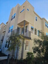 679 Fahrenheit Dr in San Marcos, CA - Building Photo - Building Photo