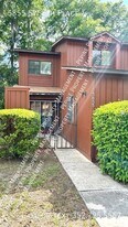 5855 SW 8th Pl in Gainesville, FL - Building Photo