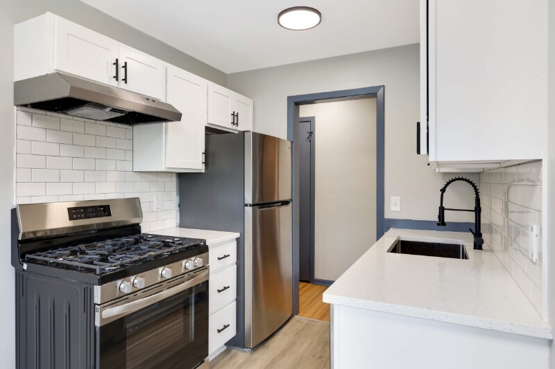 6141 Nicollet Ave in Minneapolis, MN - Building Photo