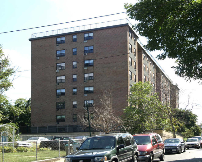 Bridge View II in Long Island City, NY - Building Photo - Building Photo