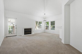 7275 Calabria Ct in San Diego, CA - Building Photo - Building Photo