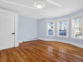 100 Woodstock St, Unit 1 in Somerville, MA - Foto de edificio - Building Photo