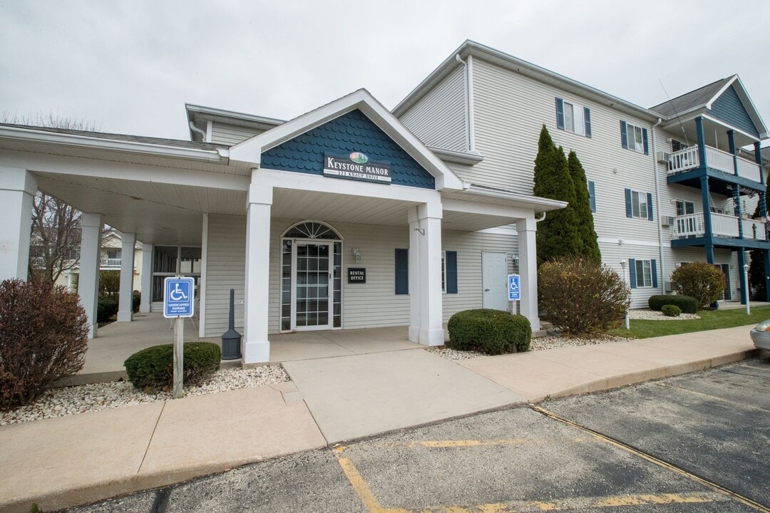 Keystone Manor in Beaver Dam, WI - Building Photo