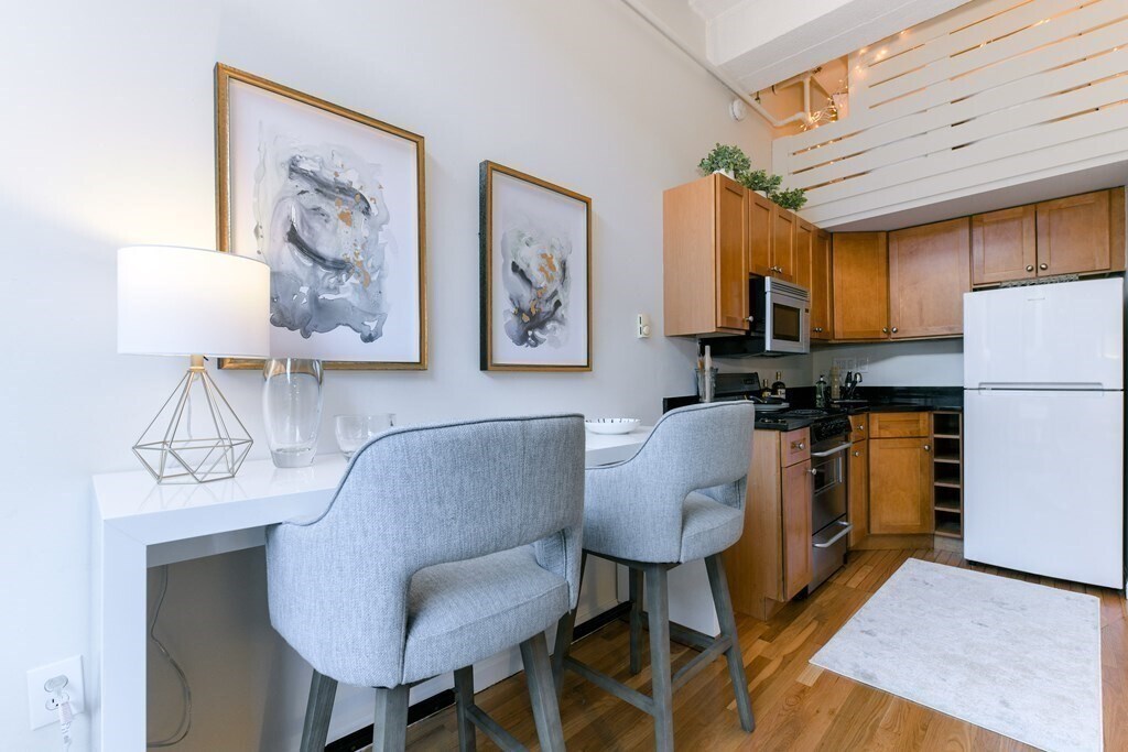 12 Stoneholm St, Unit 417 in Boston, MA - Foto de edificio