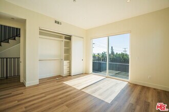 4707 Clinton St in Los Angeles, CA - Building Photo - Building Photo