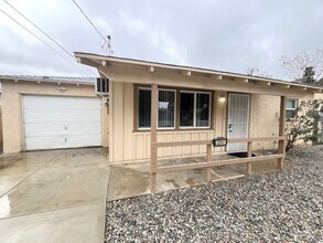 32037-32041 Avenue E in Yucaipa, CA - Building Photo - Building Photo