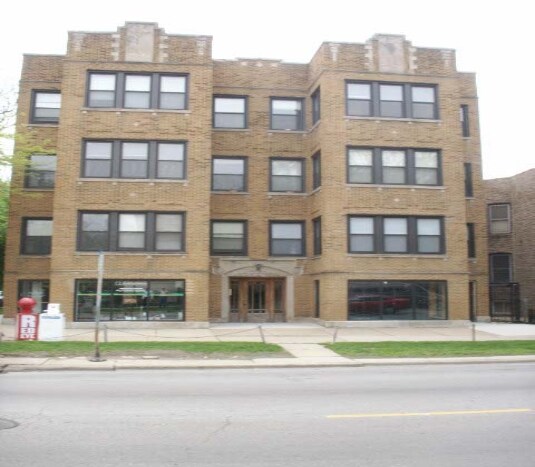 2203 W Addison in Chicago, IL - Building Photo