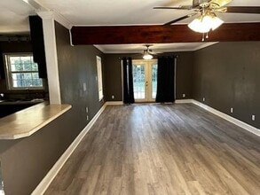 2625 E Cavett Dr in Shreveport, LA - Building Photo - Building Photo