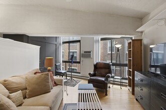 12 Stoneholm St in Boston, MA - Building Photo - Building Photo