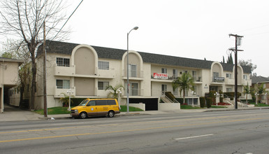 Villa Andalucia in Van Nuys, CA - Foto de edificio - Building Photo