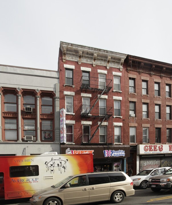 892 Manhattan Ave in Brooklyn, NY - Building Photo