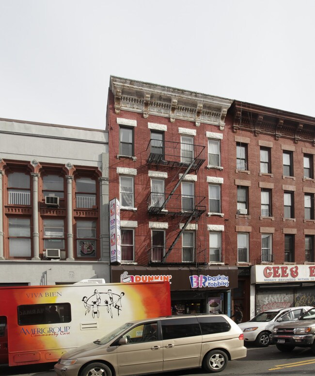 892 Manhattan Ave