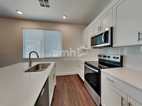 17138 W Golden Ln in Waddell, AZ - Building Photo - Building Photo