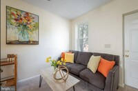 210 N Montford Ave photo'