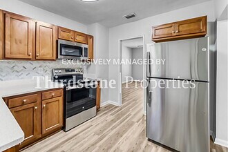 1093 Prospect St in Jacksonville, FL - Foto de edificio - Building Photo