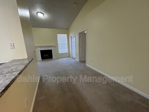 18019 Villa Creek Dr in Tampa, FL - Building Photo - Building Photo