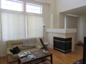 440 E Thornhill Ln in Palatine, IL - Foto de edificio - Building Photo