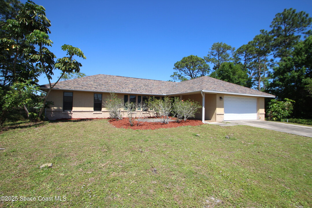 363 Emerson Dr NW in Palm Bay, FL - Building Photo