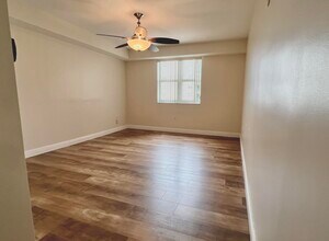 19900 E Country Club Dr in Aventura, FL - Building Photo - Building Photo