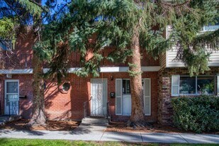 74 Smithridge Park in Reno, NV - Building Photo