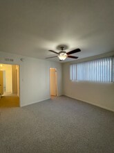 1122 S Clark Dr in Los Angeles, CA - Building Photo - Building Photo