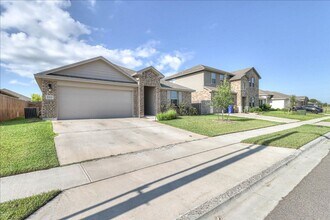 7213 Adler Dr in Corpus Christi, TX - Building Photo - Building Photo