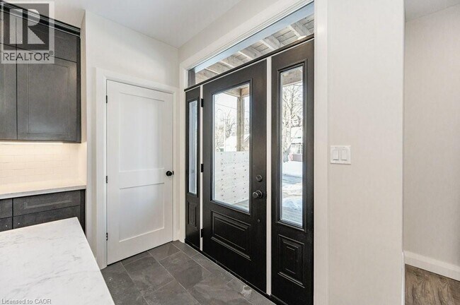 153 Wentworth Ave in Kitchener, ON - Building Photo - Building Photo