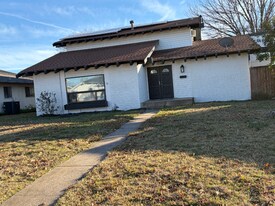 1818 Warwick St in Garland, TX - Building Photo