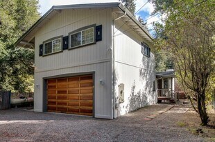 13818 Bear Creek Rd in Boulder Creek, CA - Building Photo