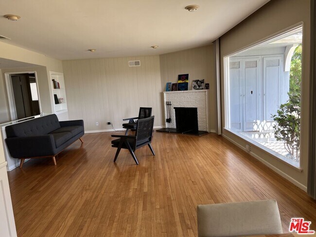 5604 Chariton Ave in Los Angeles, CA - Building Photo - Building Photo