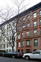 111 W 75th St in New York, NY - Building Photo - Building Photo