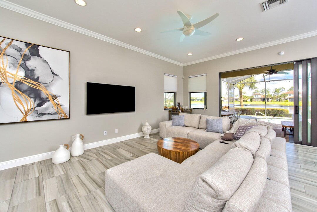 4725 Formosa Dr in Naples, FL - Building Photo