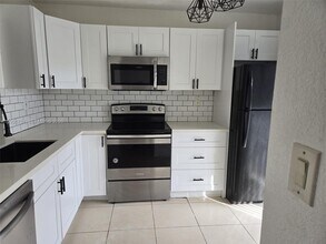 10301 NW 33rd St in Coral Springs, FL - Building Photo - Building Photo