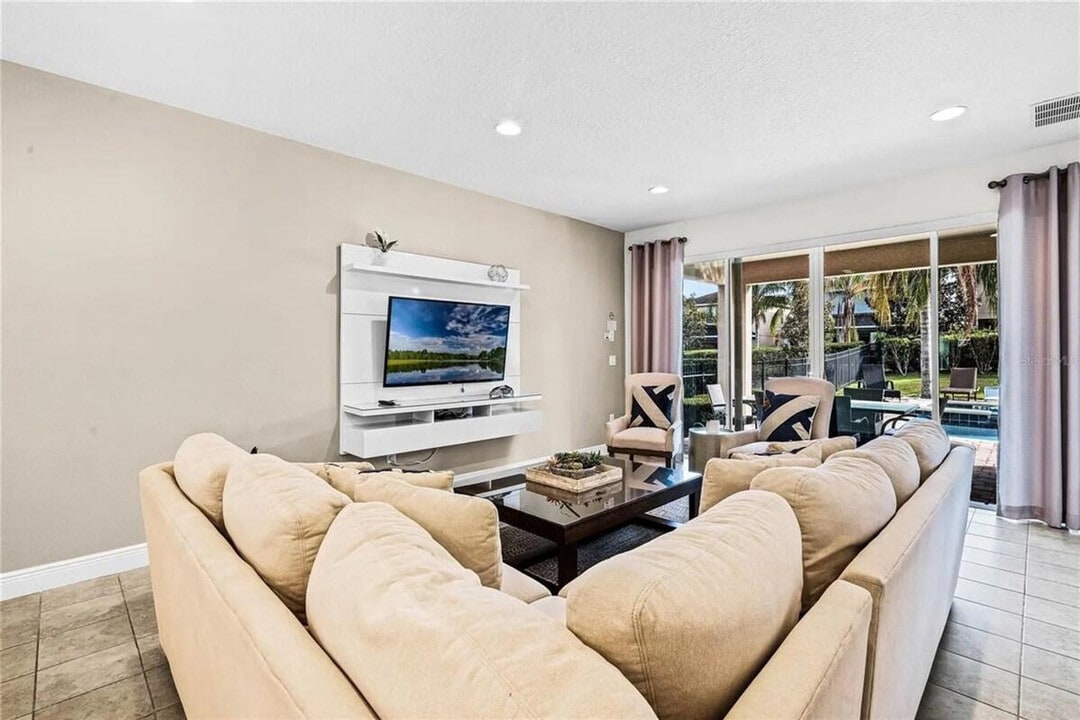 220 Pendant Ct in Kissimmee, FL - Building Photo